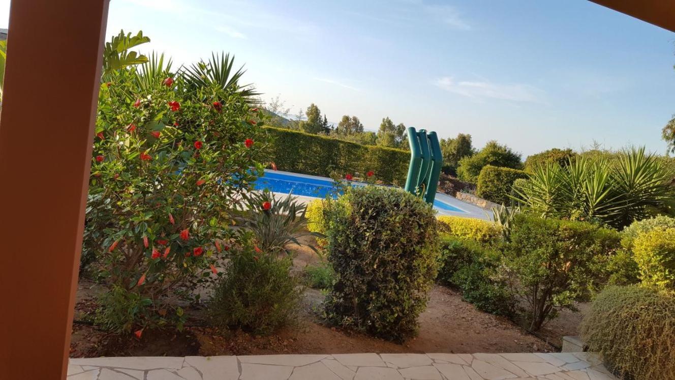 Appartamento In Splendido E Riservato Villaggio, Marina Di Tertenìa Exteriör bild